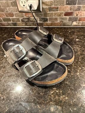 Birkenstock Arizona, bog buckle sandals. Size 9